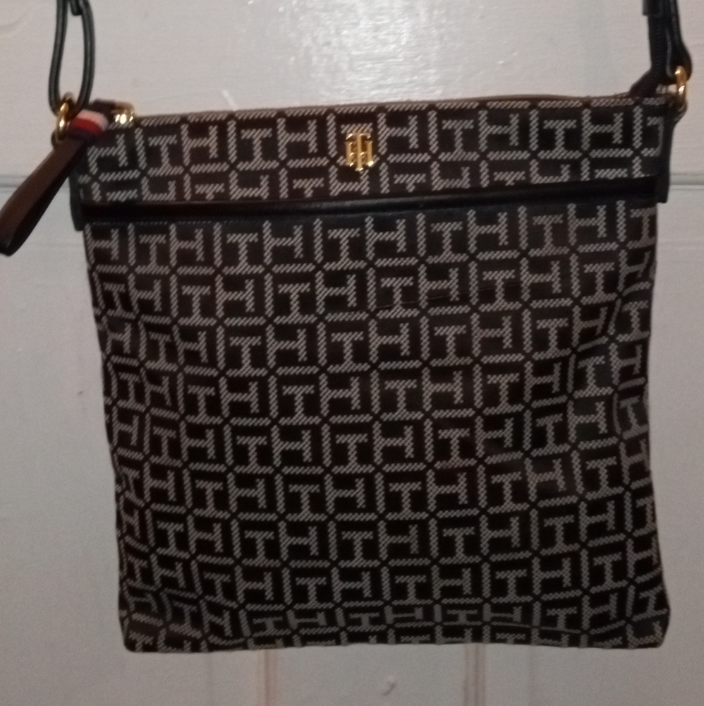 Black Tommy Hilfiger Purse